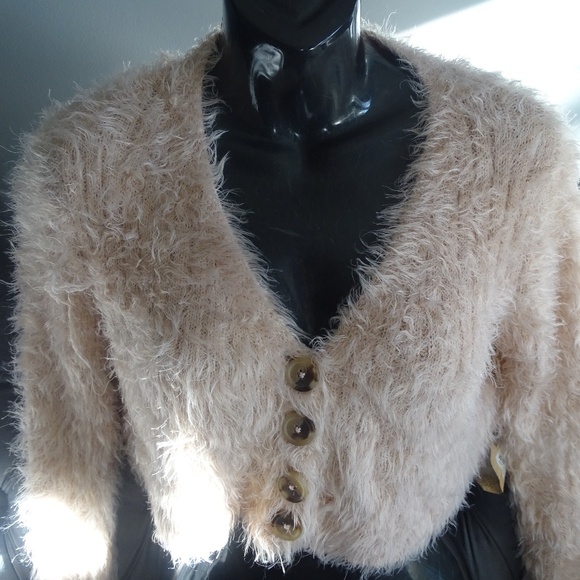 NWT HARLOW FUZZY CROPPED CARDIGAN - Picture 1 of 2